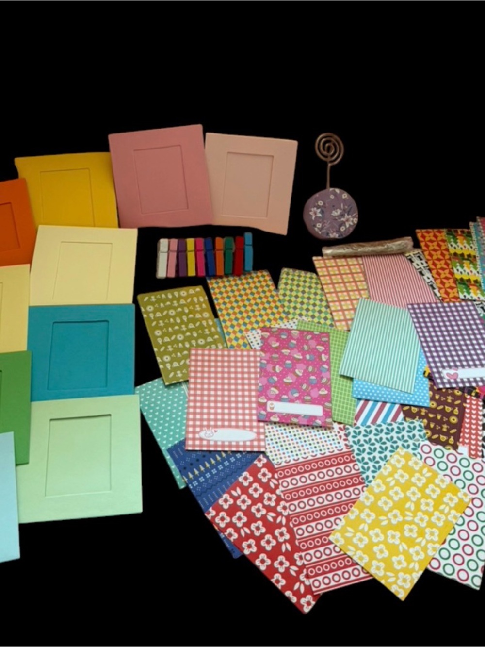 Multicoloured Polaroid set for frames